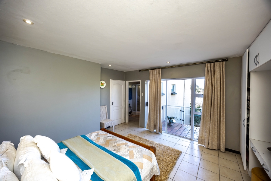 5 Bedroom Property for Sale in Gonubie North Eastern Cape